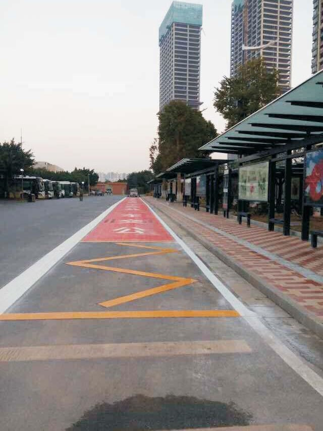 公交車(chē)站反光標(biāo)線(xiàn)